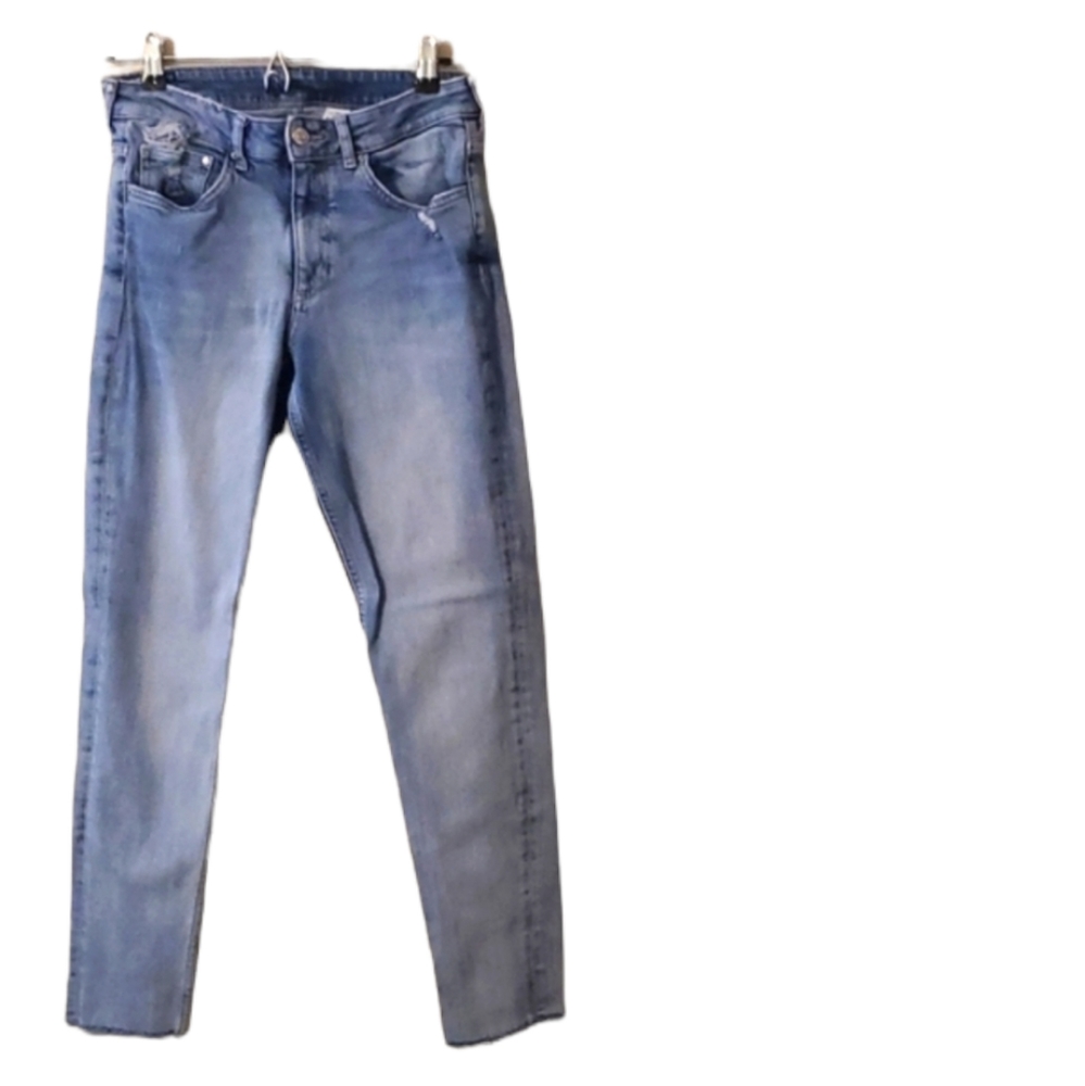 Light wash jeans